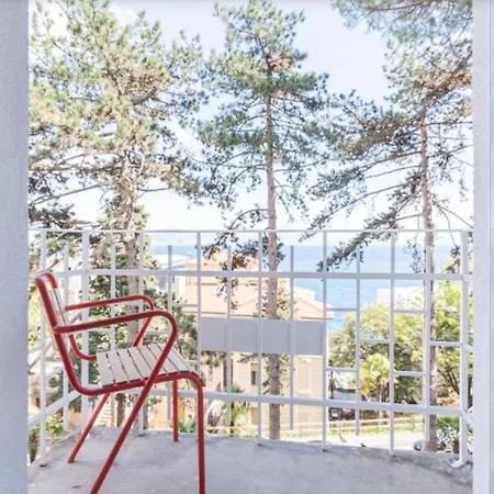 Appartement Punta With Garage, Balcony, Garden And Sea View *