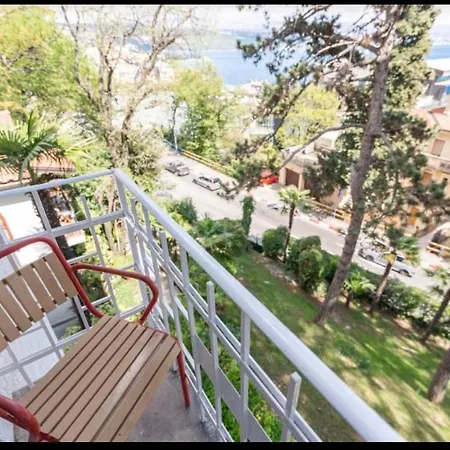 Appartement Punta With Garage, Balcony, Garden And Sea View *